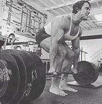 Arnold_Schwarzenegger_powerlifting_deadlifts_bottom_technique_Golds_Gym.jpg