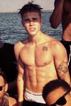 justin-bieber-abs-02-480w.jpg