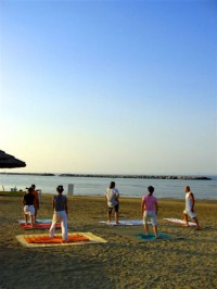Urlauben an der Adriaküste - Yogastunden am Strand