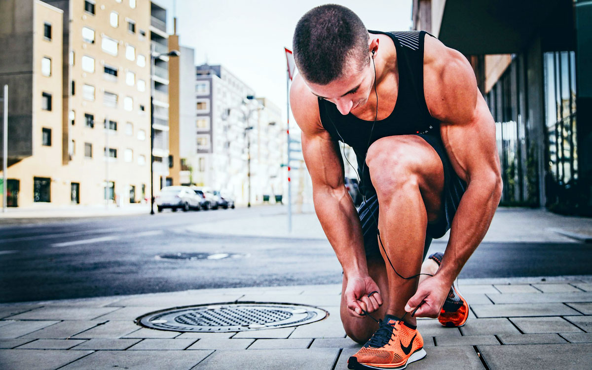 BCAAs: Wirkung, Dosierung und Anwendung von Aminosäuren für Fitnesssportler