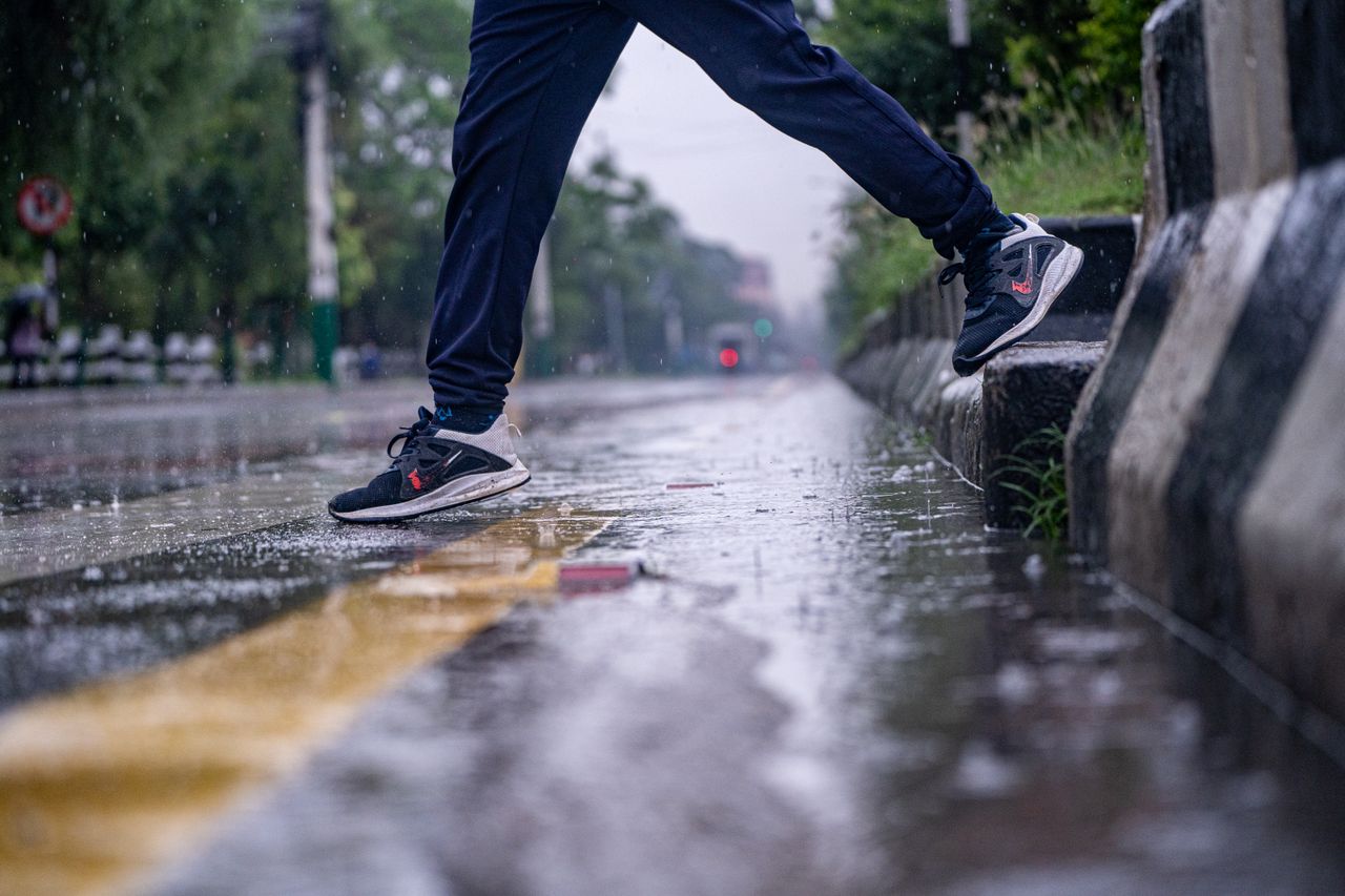 Ausdauertraining zu Hause: Bei jedem Wetter, zu jeder Zeit – und ohne auf das nächste freie Laufband zu warten
