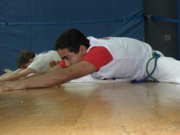 Capoeira: medio luchando, medio bailando
