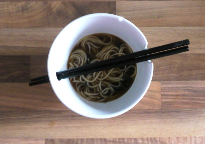 Japanische Suppe mit Miso und Algen