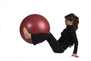 Crunch en position assise avec ballon